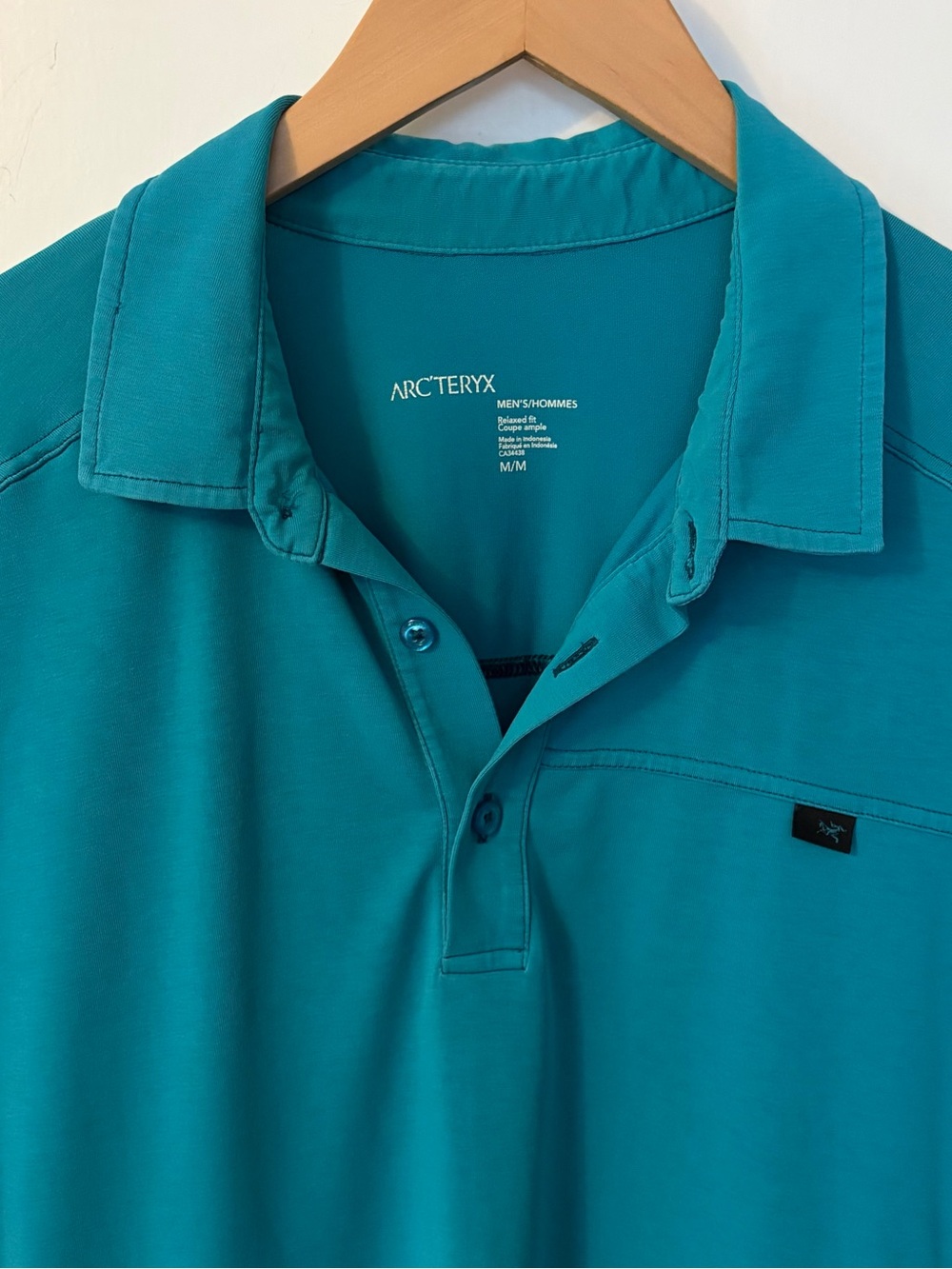 Arc'Teryx Captive Men’s Size M Relaxed Fit Short Sleeve Performance Polo